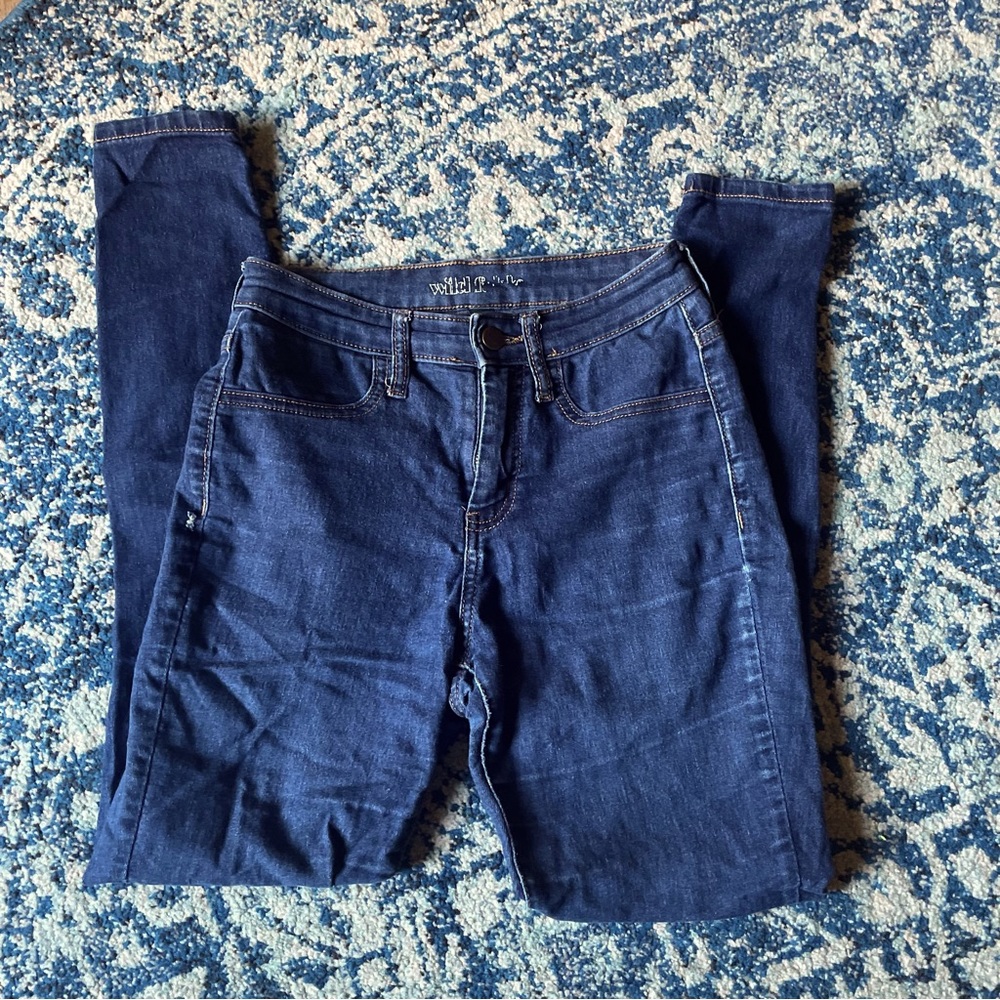 💙Women’s/juniors  skinny Jeans! Dark wash💙